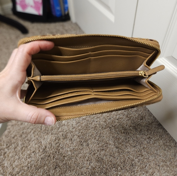 EUC Michael Kors Snakeskin Embossed Zipper Wallet - Picture 6 of 13